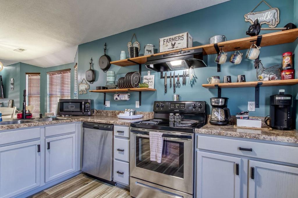 The Mason Jar, Hot Tub, Wifi, 1089 Free Tickets Each Paid Day, Dollywood And More! Pigeon Forge Luaran gambar