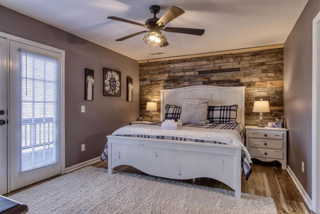 The Mason Jar, Hot Tub, Wifi, 1089 Free Tickets Each Paid Day, Dollywood And More! Pigeon Forge Luaran gambar