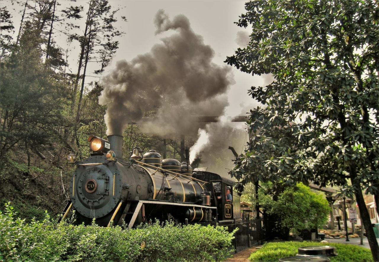 The Mason Jar, Hot Tub, Wifi, 1089 Free Tickets Each Paid Day, Dollywood And More! Pigeon Forge Luaran gambar