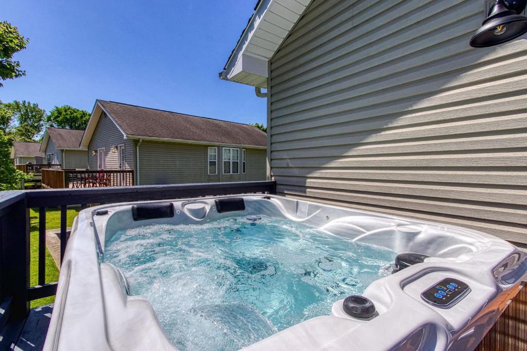 The Mason Jar, Hot Tub, Wifi, 1089 Free Tickets Each Paid Day, Dollywood And More! Pigeon Forge Luaran gambar